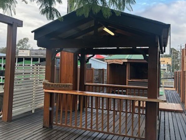 Structural hardwood timber available from Tradeware Building Supplies located in Chandler, Brisbane.