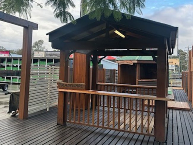 Structural hardwood timber available from Tradeware Building Supplies located in Chandler, Brisbane.