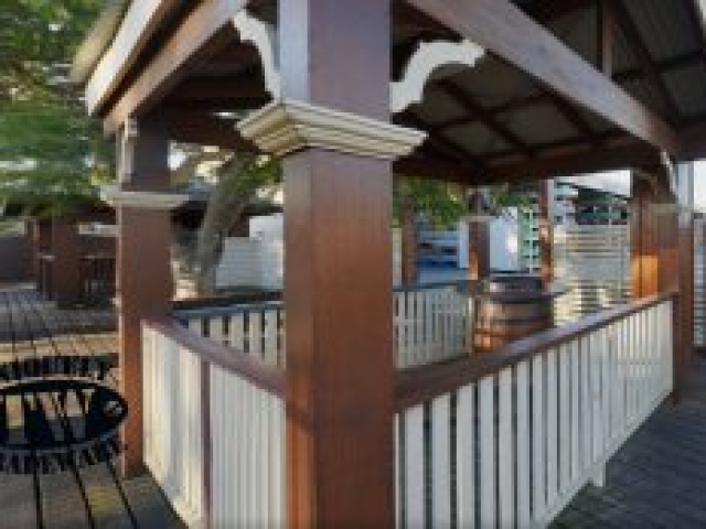 The Pergola and Gazebo timbers mainly used are F7 smooth treated Pine, Ironbark, Spotted Gum and Pacific Jarrah. Also Big End Section Posts for visual impact.